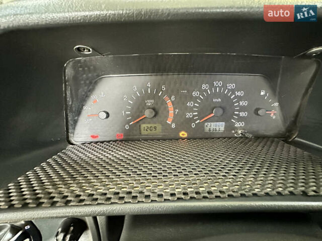 Зеленый ВАЗ 2113 Самара, объемом двигателя 1.6 л и пробегом 235 тыс. км за 2699 $, фото 5 на Automoto.ua