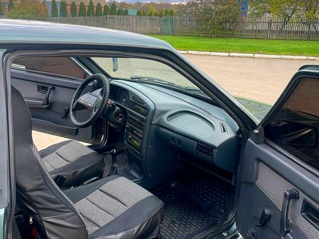 Зеленый ВАЗ 2113 Самара, объемом двигателя 1.6 л и пробегом 190 тыс. км за 1850 $, фото 8 на Automoto.ua