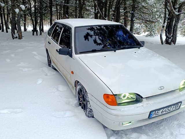 Белый ВАЗ 2114 Самара, объемом двигателя 1.6 л и пробегом 1070 тыс. км за 2000 $, фото 1 на Automoto.ua