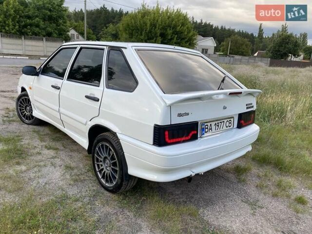 Белый ВАЗ 2114 Самара, объемом двигателя 1.6 л и пробегом 203 тыс. км за 2700 $, фото 2 на Automoto.ua