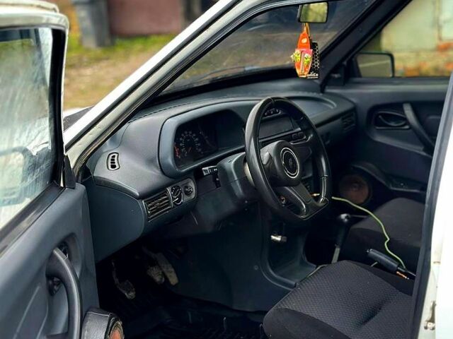 Білий ВАЗ 2114 Самара, об'ємом двигуна 1.6 л та пробігом 200 тис. км за 1600 $, фото 3 на Automoto.ua