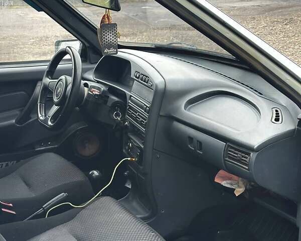 Белый ВАЗ 2114 Самара, объемом двигателя 1.6 л и пробегом 200 тыс. км за 1600 $, фото 7 на Automoto.ua