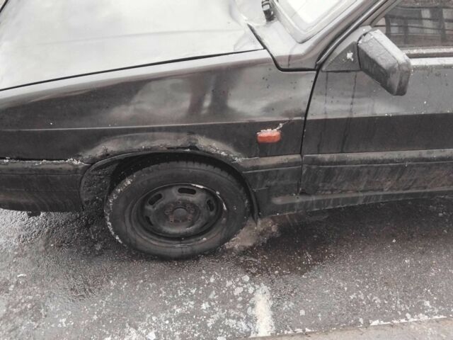 Чорний ВАЗ 2114 Самара, об'ємом двигуна 1.5 л та пробігом 306 тис. км за 500 $, фото 4 на Automoto.ua