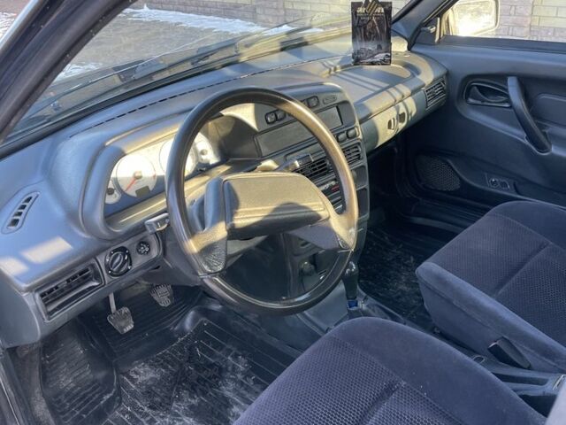 Черный ВАЗ 2114 Самара, объемом двигателя 1.6 л и пробегом 130 тыс. км за 2000 $, фото 7 на Automoto.ua