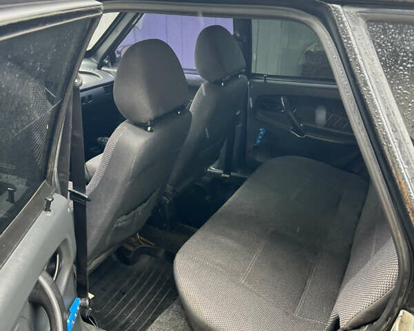 Чорний ВАЗ 2114 Самара, об'ємом двигуна 1.6 л та пробігом 109 тис. км за 1800 $, фото 4 на Automoto.ua