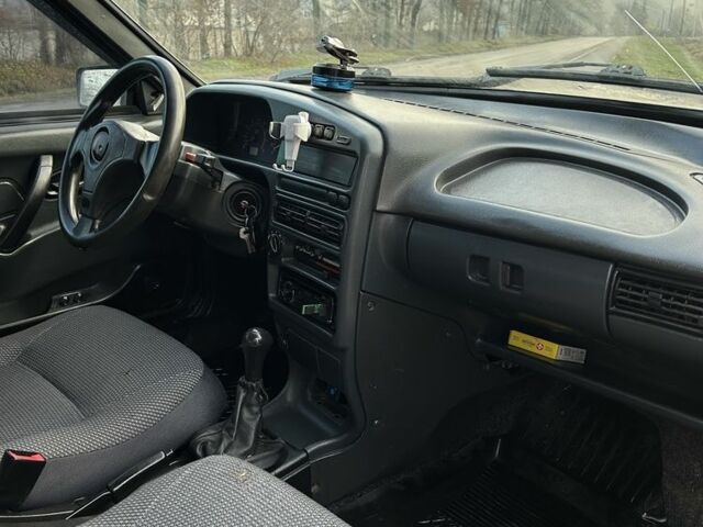 Черный ВАЗ 2114 Самара, объемом двигателя 1.5 л и пробегом 137 тыс. км за 1654 $, фото 5 на Automoto.ua