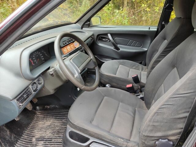 Червоний ВАЗ 2114 Самара, об'ємом двигуна 1.6 л та пробігом 200 тис. км за 1950 $, фото 9 на Automoto.ua