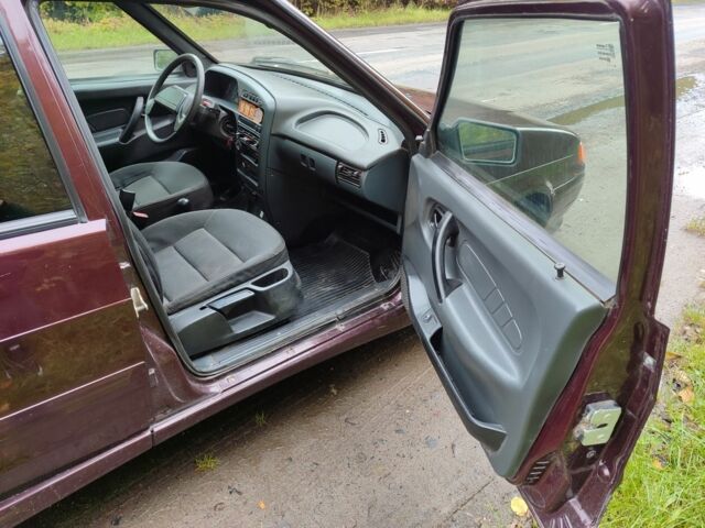 Червоний ВАЗ 2114 Самара, об'ємом двигуна 1.6 л та пробігом 200 тис. км за 1950 $, фото 11 на Automoto.ua