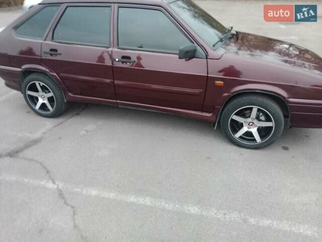 Красный ВАЗ 2114 Самара, объемом двигателя 1.6 л и пробегом 117 тыс. км за 3000 $, фото 1 на Automoto.ua
