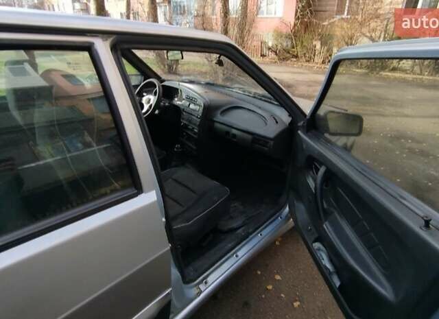 Серый ВАЗ 2114 Самара, объемом двигателя 1.5 л и пробегом 300 тыс. км за 1699 $, фото 5 на Automoto.ua
