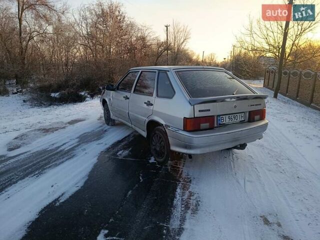 Серый ВАЗ 2114 Самара, объемом двигателя 1.5 л и пробегом 200 тыс. км за 950 $, фото 4 на Automoto.ua