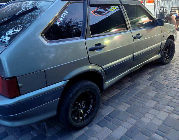 Серый ВАЗ 2114 Самара, объемом двигателя 1.5 л и пробегом 289 тыс. км за 1800 $, фото 2 на Automoto.ua