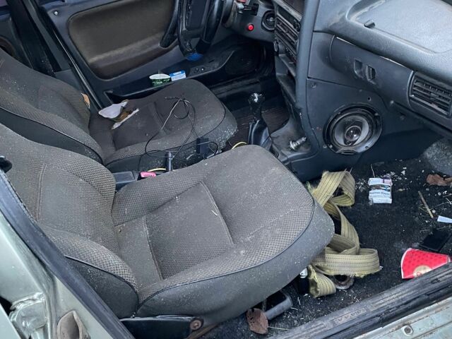 Серый ВАЗ 2114 Самара, объемом двигателя 1.5 л и пробегом 2 тыс. км за 500 $, фото 2 на Automoto.ua