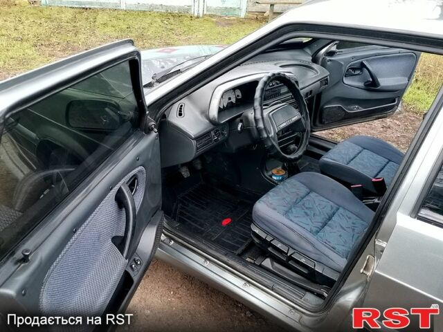 Серый ВАЗ 2114 Самара, объемом двигателя 1.5 л и пробегом 350 тыс. км за 2000 $, фото 7 на Automoto.ua