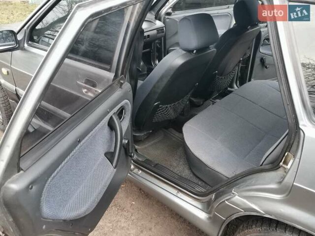 Серый ВАЗ 2114 Самара, объемом двигателя 1.5 л и пробегом 350 тыс. км за 2000 $, фото 7 на Automoto.ua
