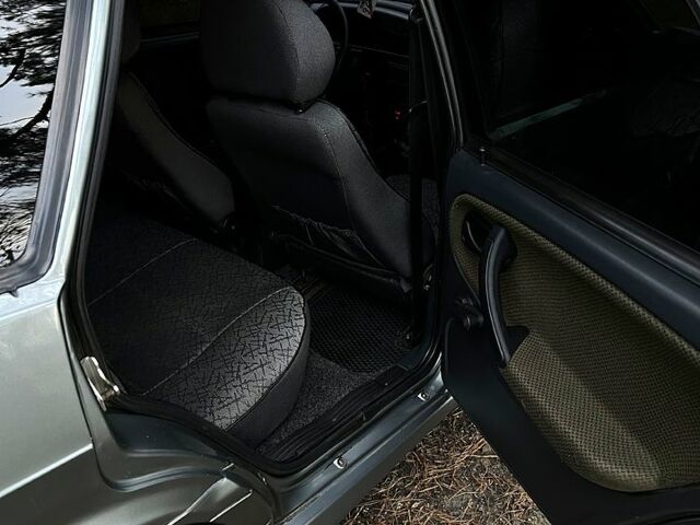 Серый ВАЗ 2114 Самара, объемом двигателя 1.6 л и пробегом 200 тыс. км за 2950 $, фото 9 на Automoto.ua