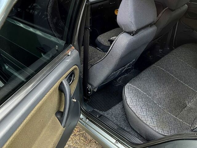 Серый ВАЗ 2114 Самара, объемом двигателя 1.6 л и пробегом 200 тыс. км за 2950 $, фото 7 на Automoto.ua