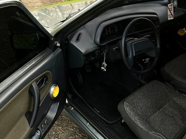 Серый ВАЗ 2114 Самара, объемом двигателя 1.6 л и пробегом 200 тыс. км за 2950 $, фото 5 на Automoto.ua