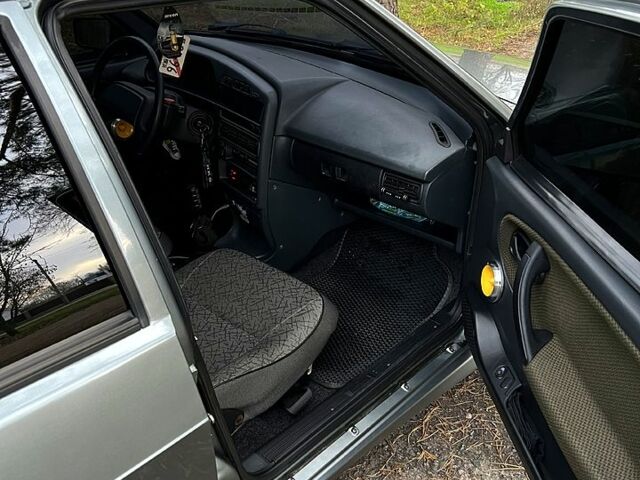 Серый ВАЗ 2114 Самара, объемом двигателя 1.6 л и пробегом 200 тыс. км за 2950 $, фото 10 на Automoto.ua