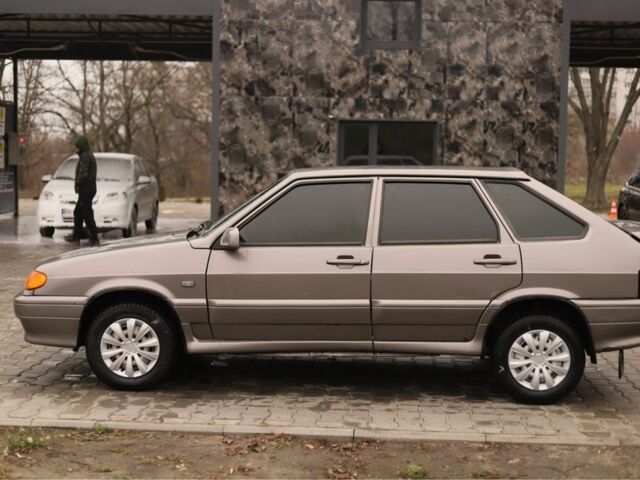 Серый ВАЗ 2114 Самара, объемом двигателя 1.6 л и пробегом 270 тыс. км за 2000 $, фото 2 на Automoto.ua