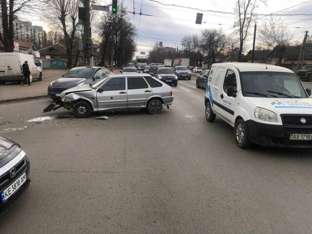 Сірий ВАЗ 2114 Самара, об'ємом двигуна 1.6 л та пробігом 2 тис. км за 900 $, фото 3 на Automoto.ua