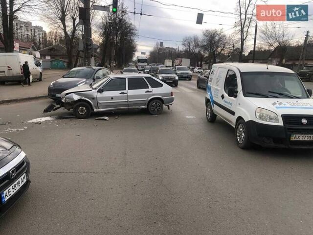 Сірий ВАЗ 2114 Самара, об'ємом двигуна 1.6 л та пробігом 235 тис. км за 900 $, фото 4 на Automoto.ua