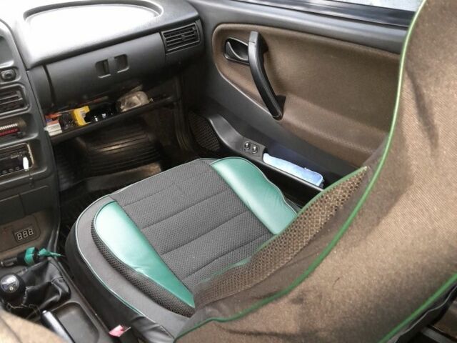 Зеленый ВАЗ 2114 Самара, объемом двигателя 1.5 л и пробегом 190 тыс. км за 2000 $, фото 5 на Automoto.ua