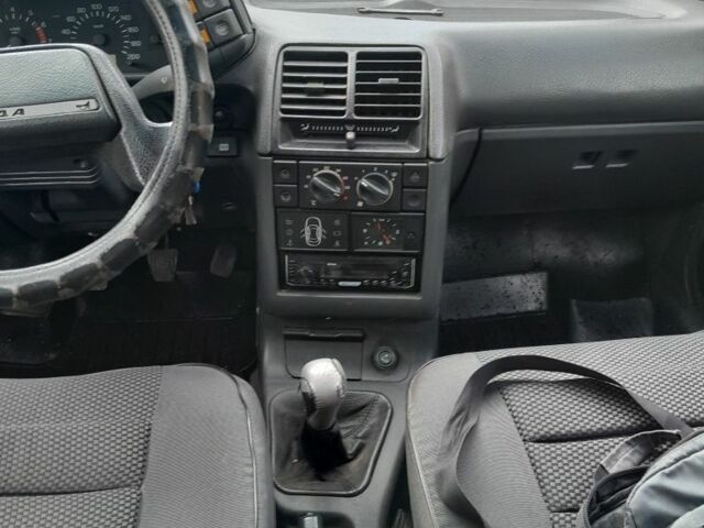 Зеленый ВАЗ 2114 Самара, объемом двигателя 1.6 л и пробегом 150 тыс. км за 2300 $, фото 4 на Automoto.ua