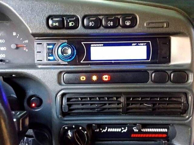 Білий ВАЗ 2115 Самара, об'ємом двигуна 1.6 л та пробігом 162 тис. км за 1700 $, фото 7 на Automoto.ua