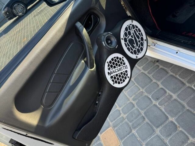 Білий ВАЗ 2115 Самара, об'ємом двигуна 1.6 л та пробігом 230 тис. км за 2990 $, фото 5 на Automoto.ua