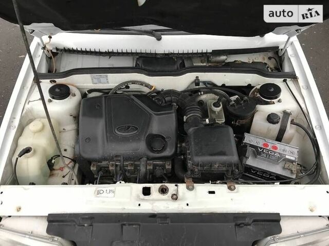 Білий ВАЗ 2115 Самара, об'ємом двигуна 0 л та пробігом 195 тис. км за 2300 $, фото 5 на Automoto.ua
