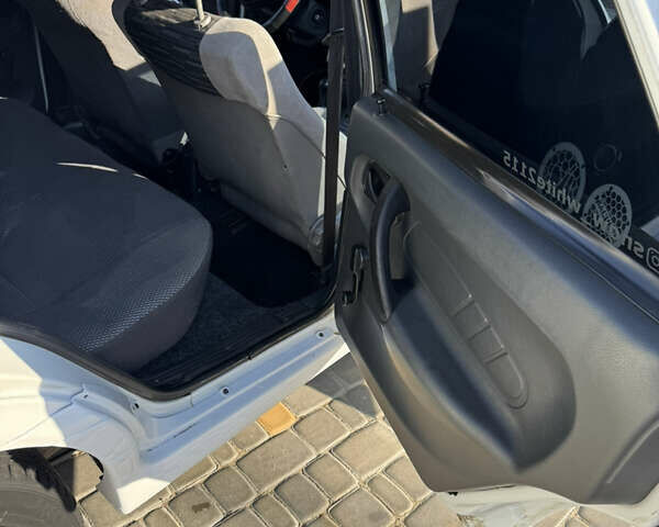 Білий ВАЗ 2115 Самара, об'ємом двигуна 1.6 л та пробігом 230 тис. км за 2999 $, фото 3 на Automoto.ua