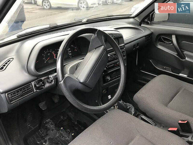 Белый ВАЗ 2115 Самара, объемом двигателя 1.6 л и пробегом 295 тыс. км за 1900 $, фото 7 на Automoto.ua