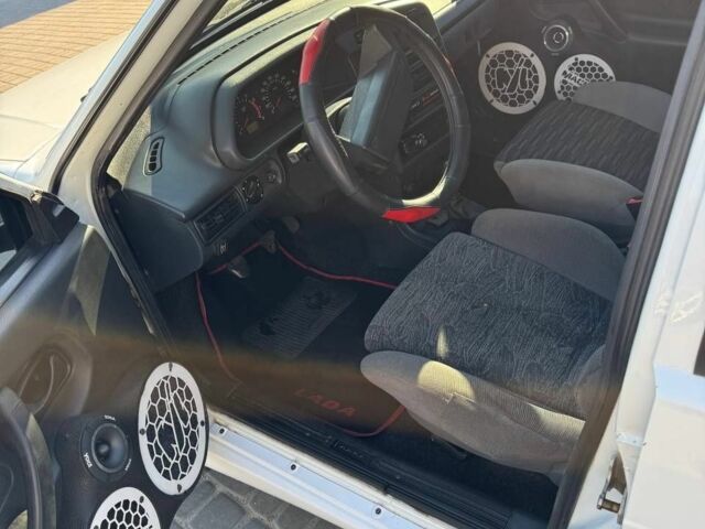 Білий ВАЗ 2115 Самара, об'ємом двигуна 1.6 л та пробігом 230 тис. км за 2990 $, фото 6 на Automoto.ua