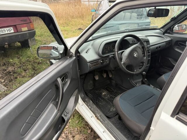 Белый ВАЗ 2115 Самара, объемом двигателя 1.6 л и пробегом 168 тыс. км за 1700 $, фото 7 на Automoto.ua