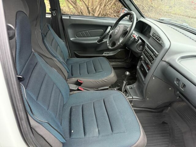 Белый ВАЗ 2115 Самара, объемом двигателя 1.6 л и пробегом 168 тыс. км за 1700 $, фото 5 на Automoto.ua