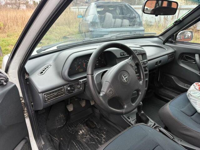 Белый ВАЗ 2115 Самара, объемом двигателя 1.6 л и пробегом 168 тыс. км за 1700 $, фото 4 на Automoto.ua