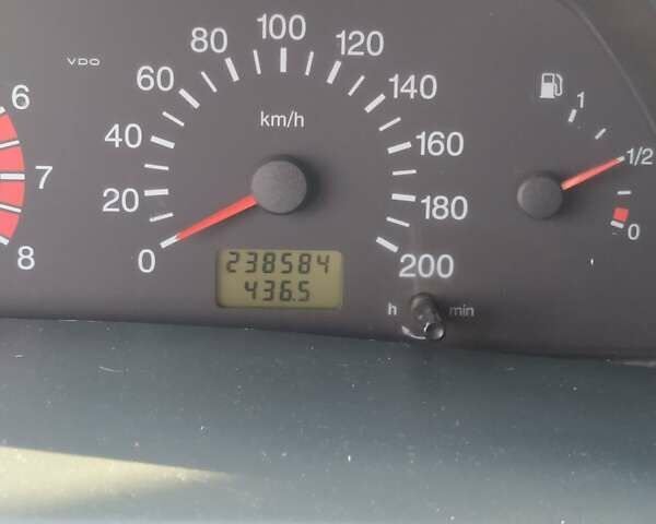 Белый ВАЗ 2115 Самара, объемом двигателя 1.6 л и пробегом 250 тыс. км за 1650 $, фото 3 на Automoto.ua