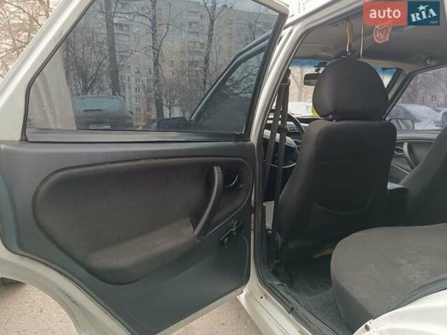 Белый ВАЗ 2115 Самара, объемом двигателя 1.6 л и пробегом 273 тыс. км за 1550 $, фото 20 на Automoto.ua