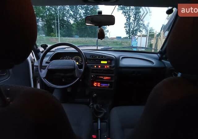 Белый ВАЗ 2115 Самара, объемом двигателя 1.6 л и пробегом 212 тыс. км за 1750 $, фото 10 на Automoto.ua