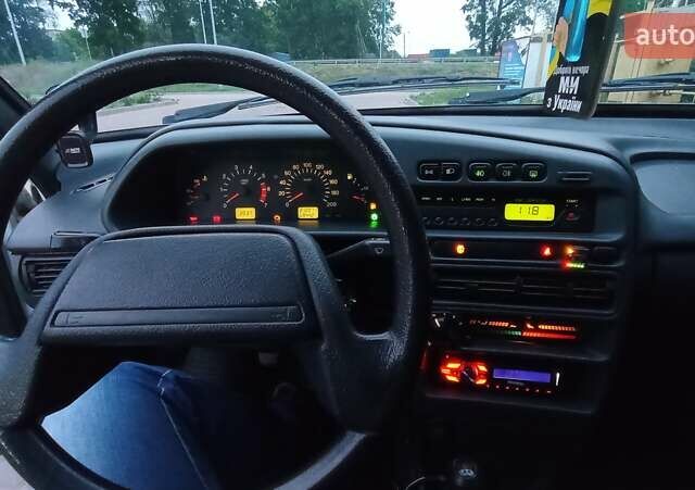 Белый ВАЗ 2115 Самара, объемом двигателя 1.6 л и пробегом 212 тыс. км за 1750 $, фото 7 на Automoto.ua