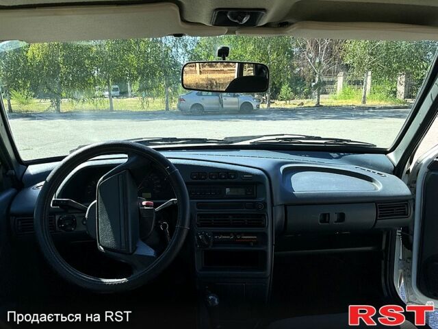 Белый ВАЗ 2115 Самара, объемом двигателя 1.6 л и пробегом 170 тыс. км за 3000 $, фото 5 на Automoto.ua