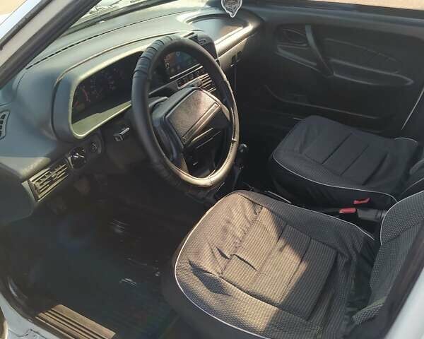 Белый ВАЗ 2115 Самара, объемом двигателя 1.6 л и пробегом 250 тыс. км за 1650 $, фото 2 на Automoto.ua