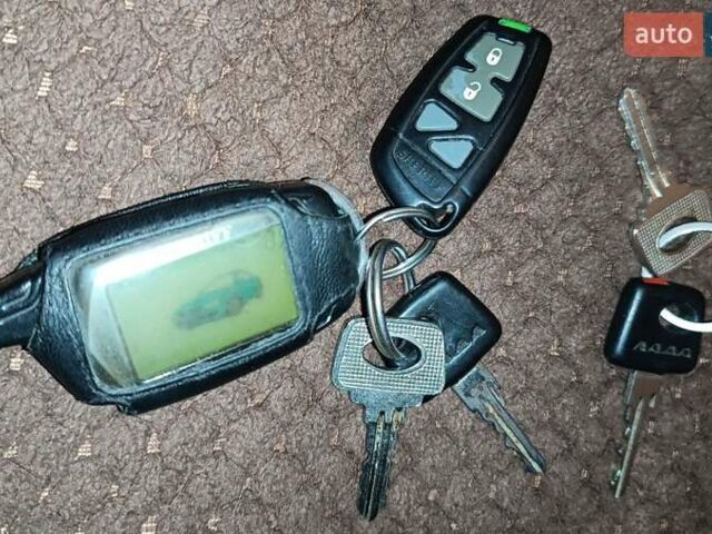 Белый ВАЗ 2115 Самара, объемом двигателя 1.6 л и пробегом 273 тыс. км за 1550 $, фото 12 на Automoto.ua