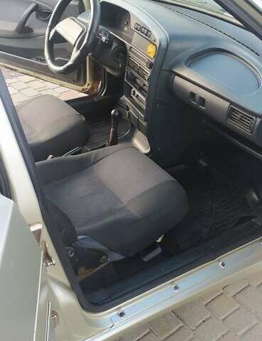 Бежевий ВАЗ 2115 Самара, об'ємом двигуна 1.6 л та пробігом 203 тис. км за 1450 $, фото 3 на Automoto.ua