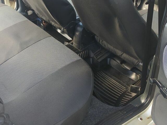 Бежевий ВАЗ 2115 Самара, об'ємом двигуна 1.6 л та пробігом 203 тис. км за 1450 $, фото 6 на Automoto.ua