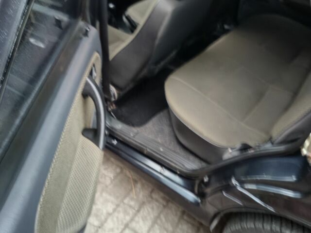 Черный ВАЗ 2115 Самара, объемом двигателя 1.6 л и пробегом 140 тыс. км за 2600 $, фото 6 на Automoto.ua