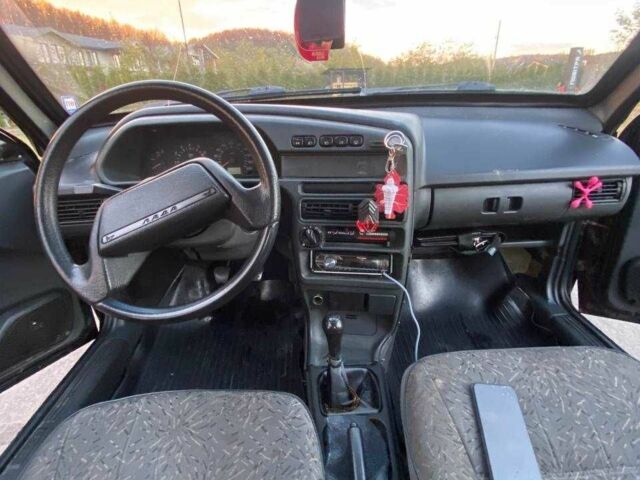 Чорний ВАЗ 2115 Самара, об'ємом двигуна 1.6 л та пробігом 208 тис. км за 1600 $, фото 4 на Automoto.ua