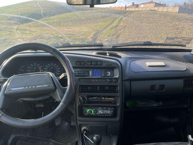 Черный ВАЗ 2115 Самара, объемом двигателя 1.5 л и пробегом 200 тыс. км за 1350 $, фото 4 на Automoto.ua