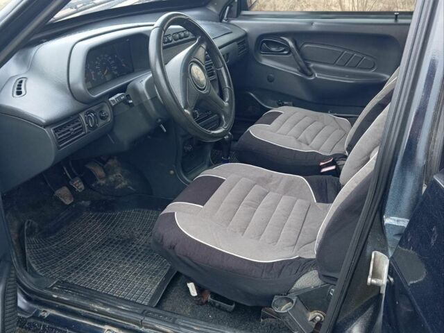 Черный ВАЗ 2115 Самара, объемом двигателя 1.5 л и пробегом 250 тыс. км за 1300 $, фото 7 на Automoto.ua